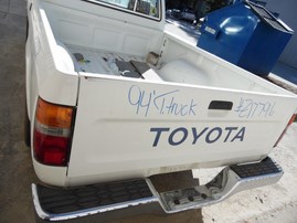 1994 TOYOTA TRUCK BASE STD CAB WHITE 2.4L AT 2WD Z17796
